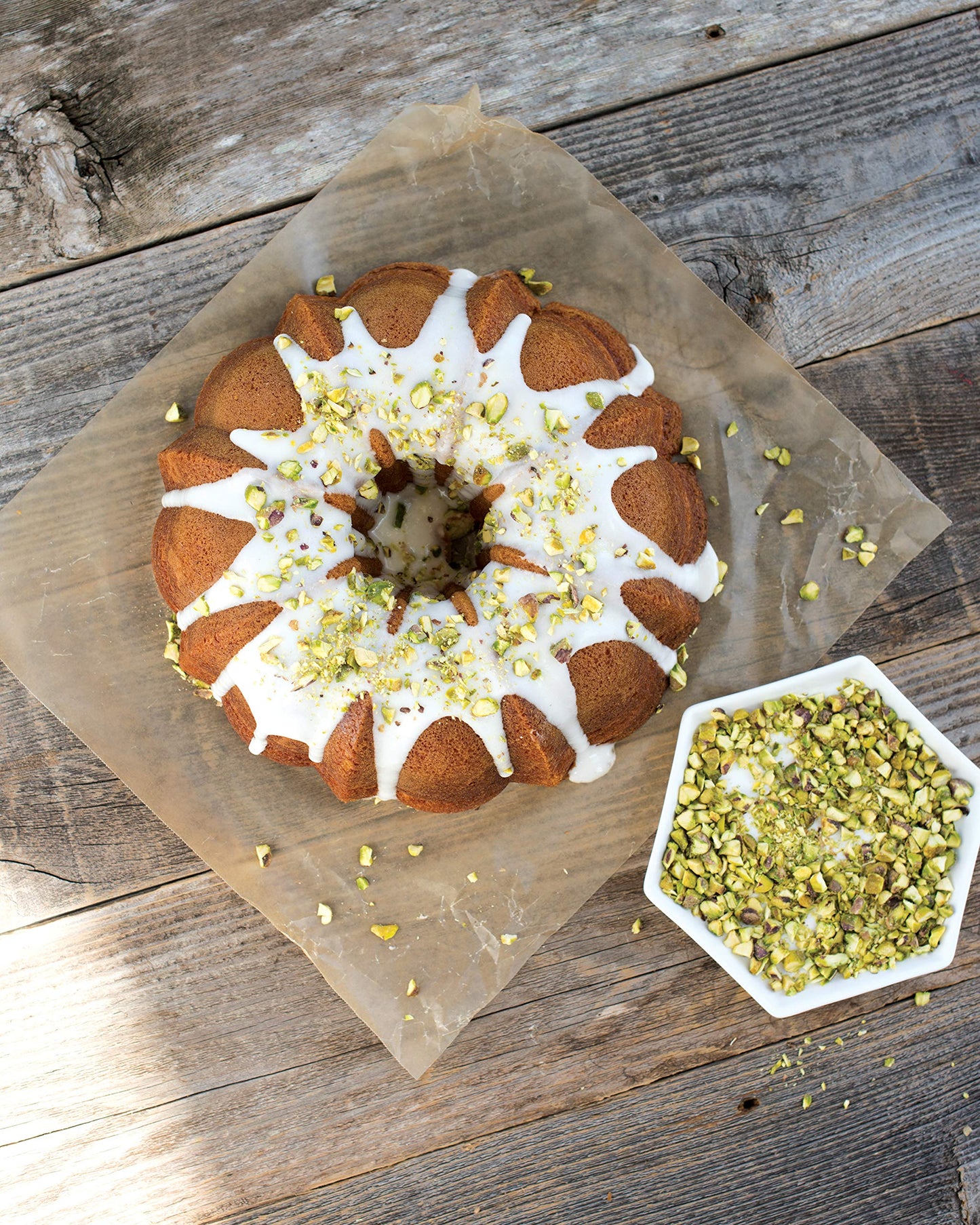 Nordic Ware Original Bundt, 12-Cup, Silver