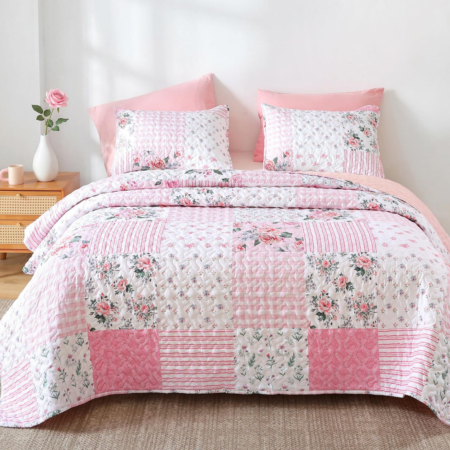YIKUSH Floral Quilt Set King Size – Ultra Soft Lightweight Bedspread, 3 Piece Pink Bedding Set (104"x90") with Pillowcases (20"x36"), All Season Coverlet for Bedroom & Guest Room