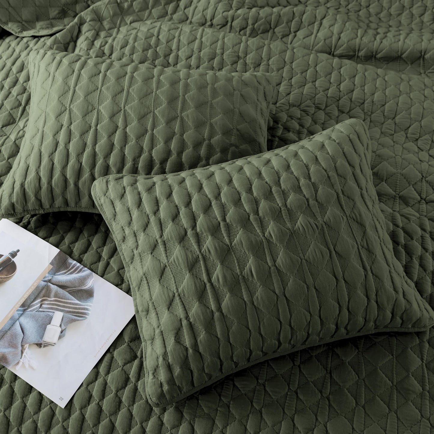 WDCOZY Olive Green Quilt King Size Bedding Set with 2 Pillow Shams, Lightweight Soft Bedspread Coverlet, Thin Comforter Bed Cover for All Season, 3 Pieces, 104x90 inches