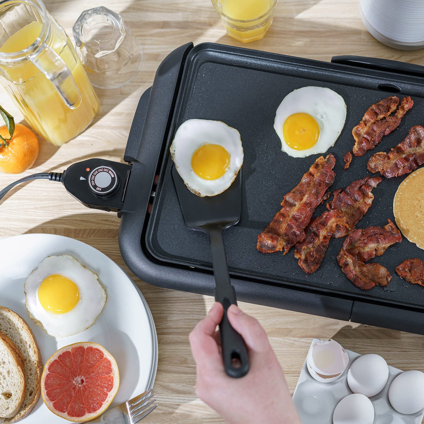 bella Electric Griddle with Warming Tray - Smokeless Indoor Grill, Nonstick Surface, Adjustable Temperature & Cool-touch Handles, 10" x 18", Copper/Black, PFOA & PTFE Free