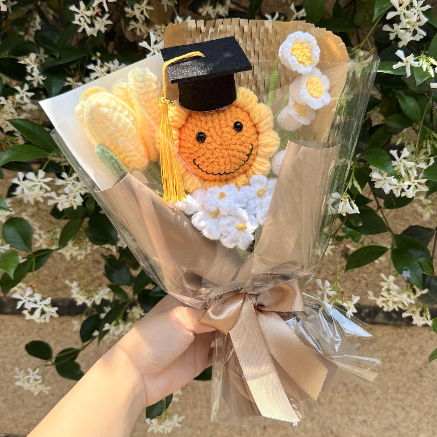 Cayiibe Graduation Gifts Sunflower Crochet Flowers Bouquet with Greeting Cards Handmade Knitted Artificial Flowers Home Decor