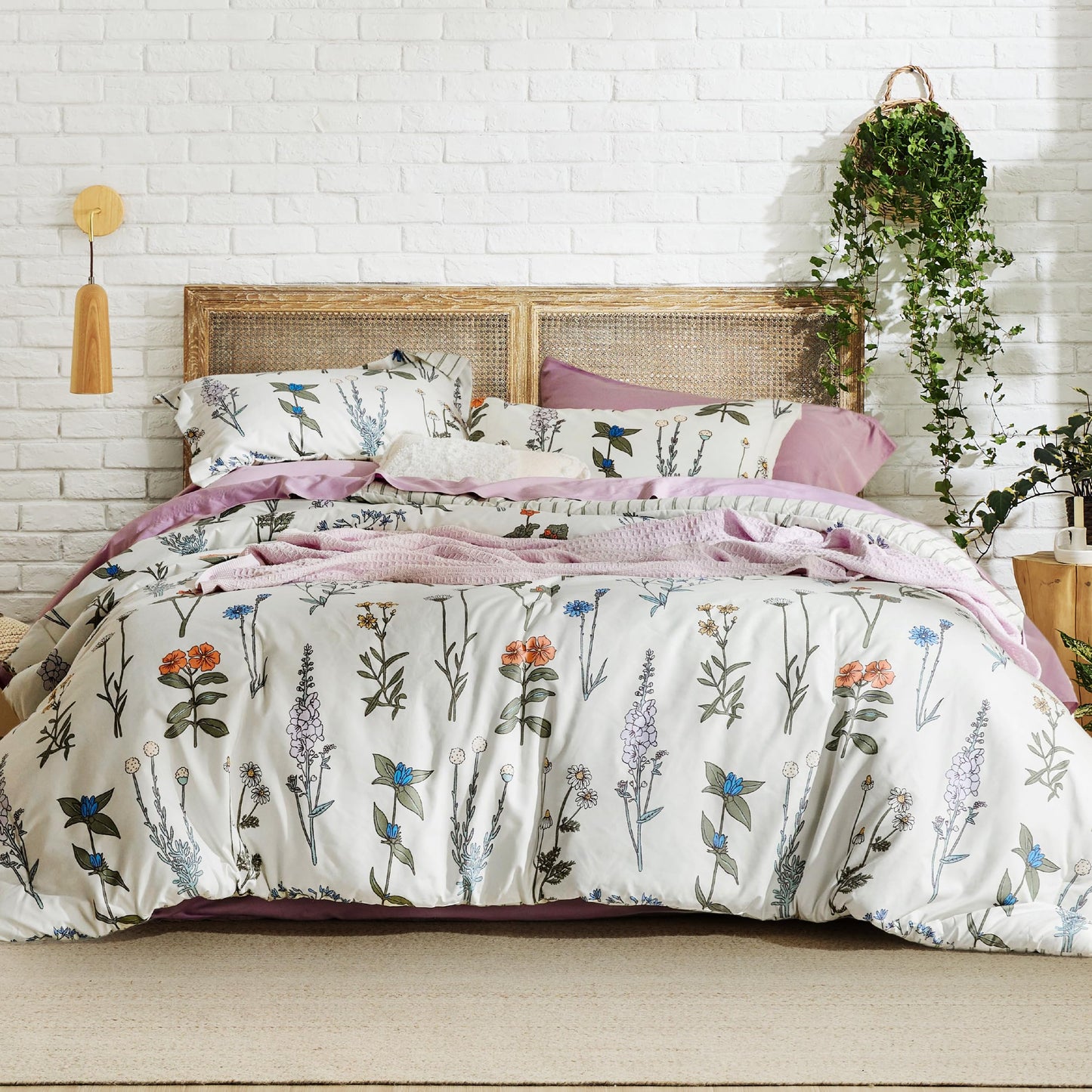 Bedsure Floral Queen Comforter Set – White Comforter, Reversible 3-Piece Bedding Set, Coconut White Botanical Print & Green Striped Pattern, Coquette Aesthetic for Women Girls
