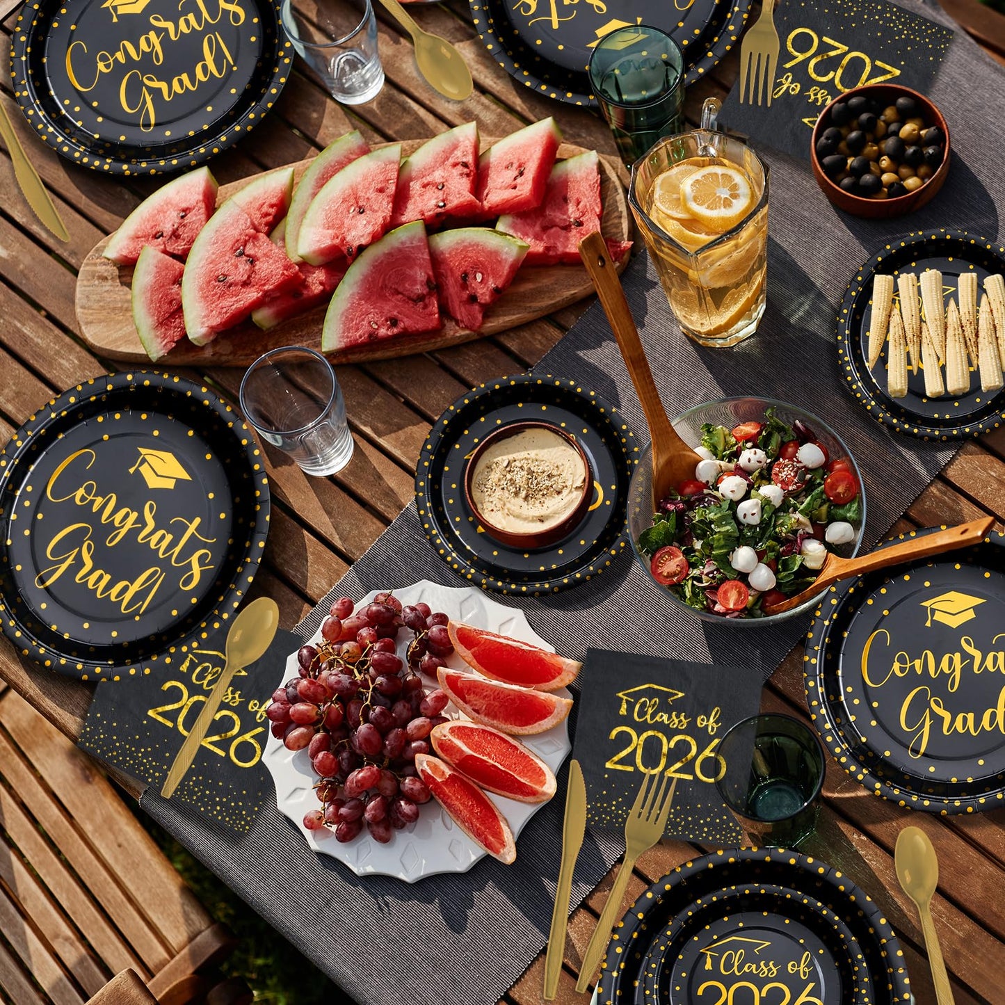 700pcs Class of 2026 Graduation Plates and Napkins Set, Disposable Paper Plate Set Polka Dots Napkins Cups Knife Fork Spoon for Graduation Party Decorations and Supplies,Serve 100 (Black Gold）