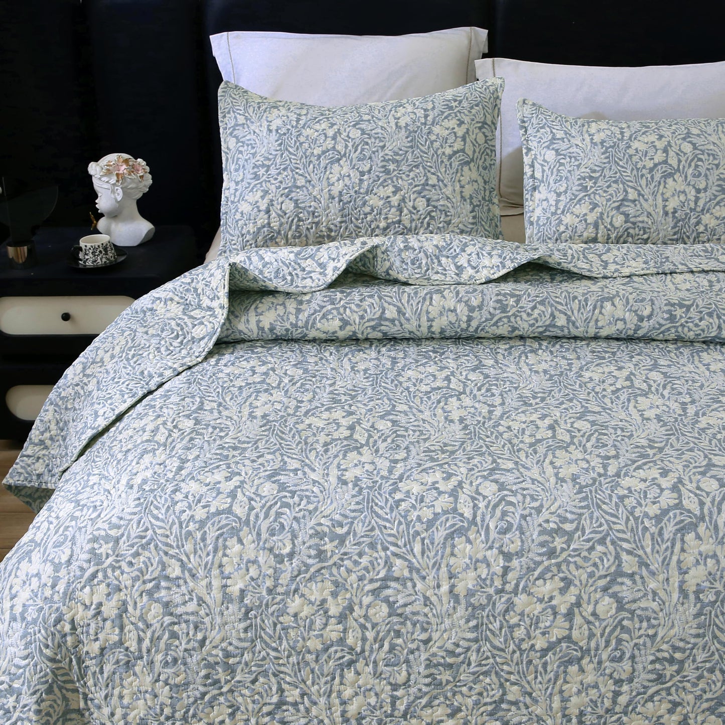 DURLENGEN Quilt Set California King Size 3Pcs,Bluish Grey Printed with Beige Leaves Pattern,Soft Microfiber Lightweight Bedspread for All Season Layering(112x104,Beige Botanical)