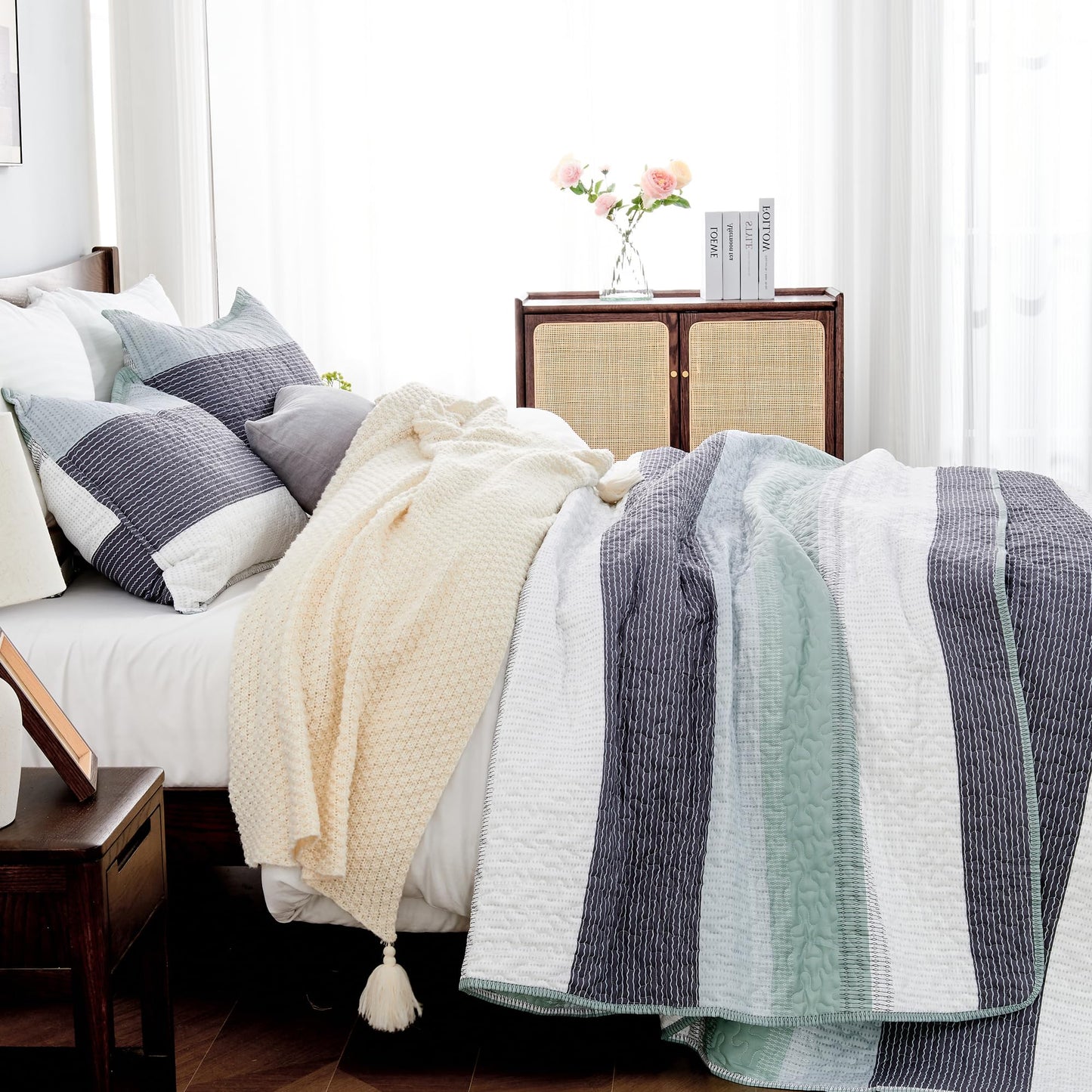 Andency Queen Quilt Bedding Set Sage Green, 3 Pieces Patchwork Mint Green Striped Ultra Soft Lightweight Bedspreads, Coverlets Set with 2 Pillow Shams for All Seasons (90"x96")