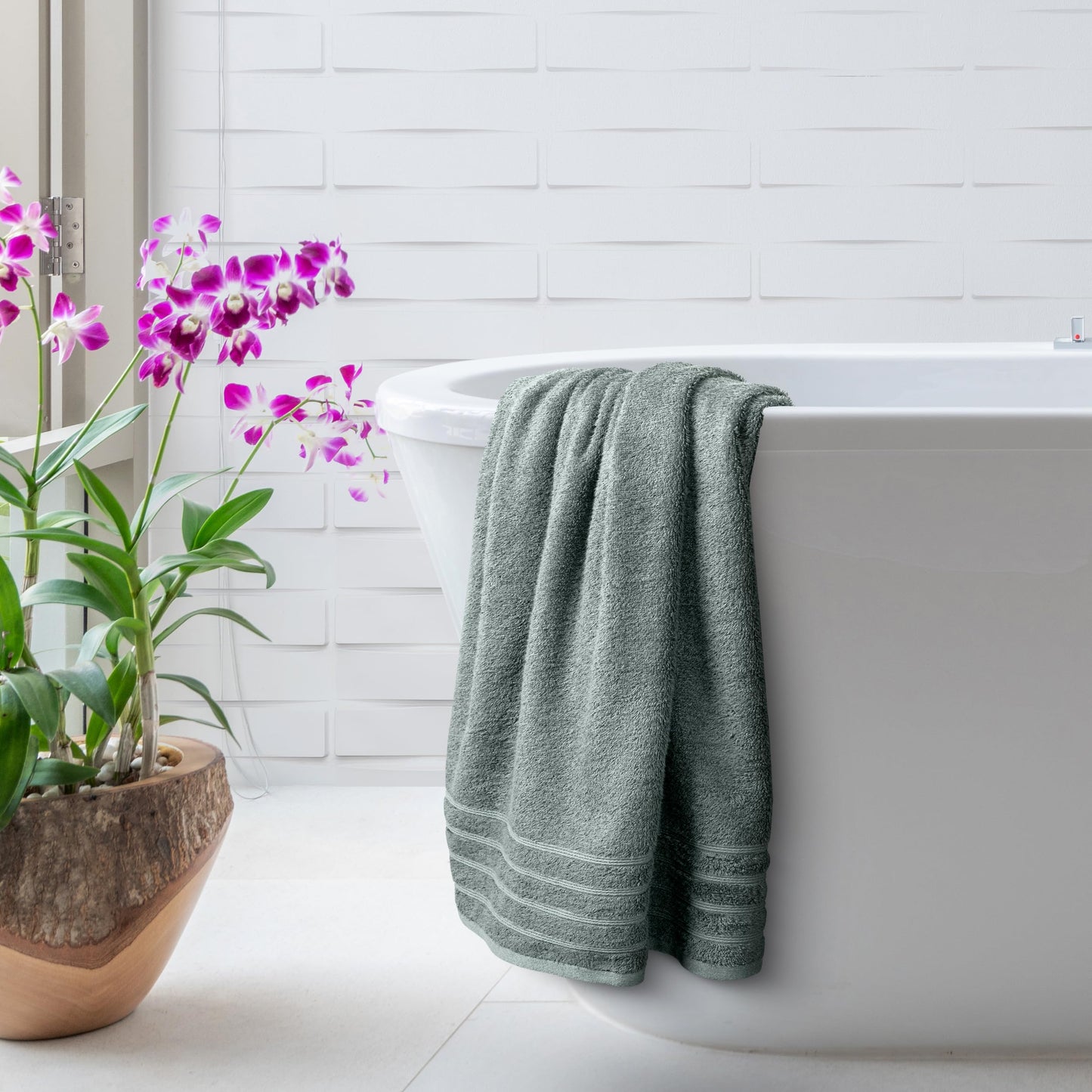 Avalon Towels Bath Towels Set of 4, Size 30 x 60 Inches - 60% Cotton, 40% Viscose Made from Bamboo, Soft and Absorbent, Quick Drying, Lightweight, Perfect for Daily Use